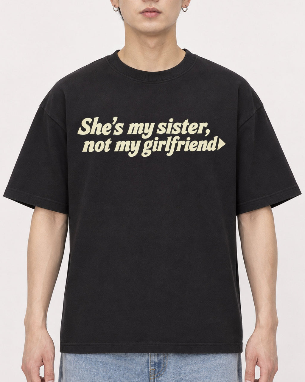 Mockup Boxy Heavyweight Tee Black male close-up 01