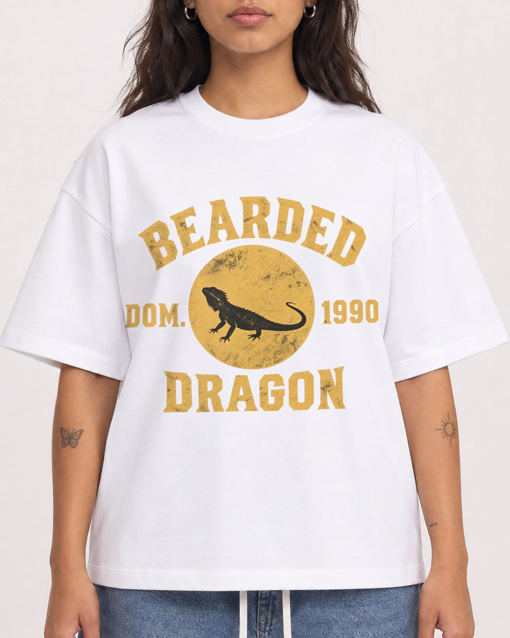 Mockup Boxy Heavyweight Tee White female close-up 06