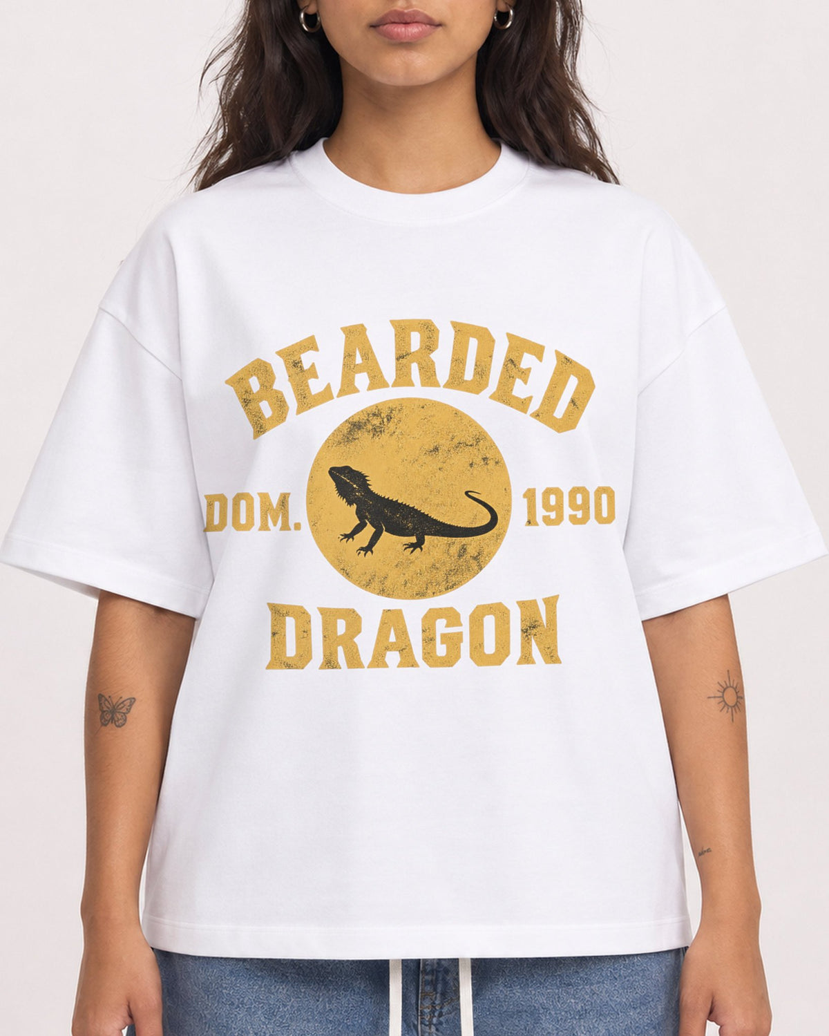 Mockup Boxy Heavyweight Tee White female close-up 06