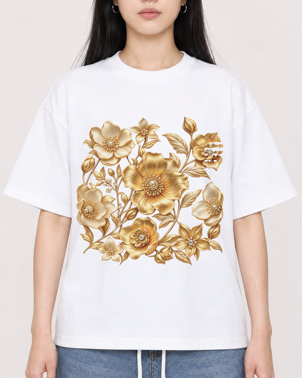 Mockup Boxy Heavyweight Tee White female close-up 01