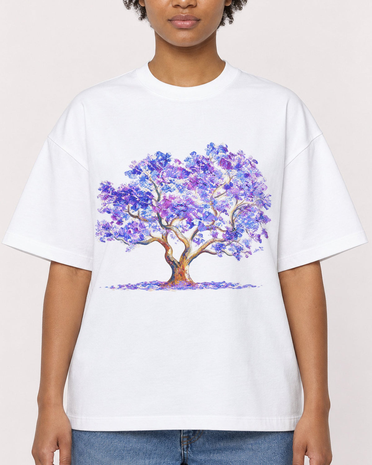 Mockup Boxy Heavyweight Tee White female close-up 35