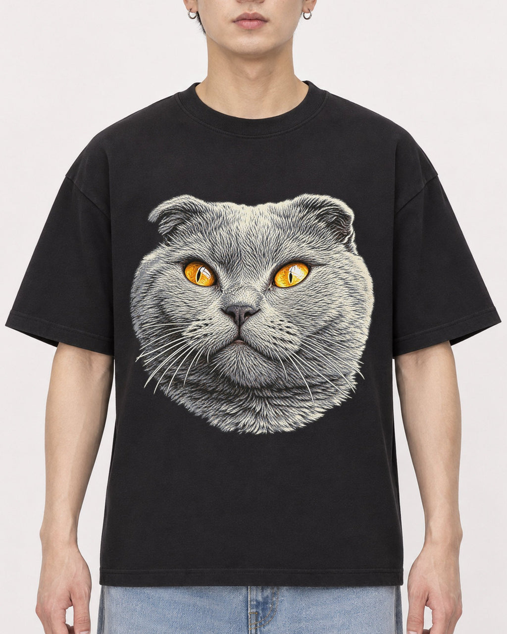 Mockup Boxy Heavyweight Tee Black male close-up 01