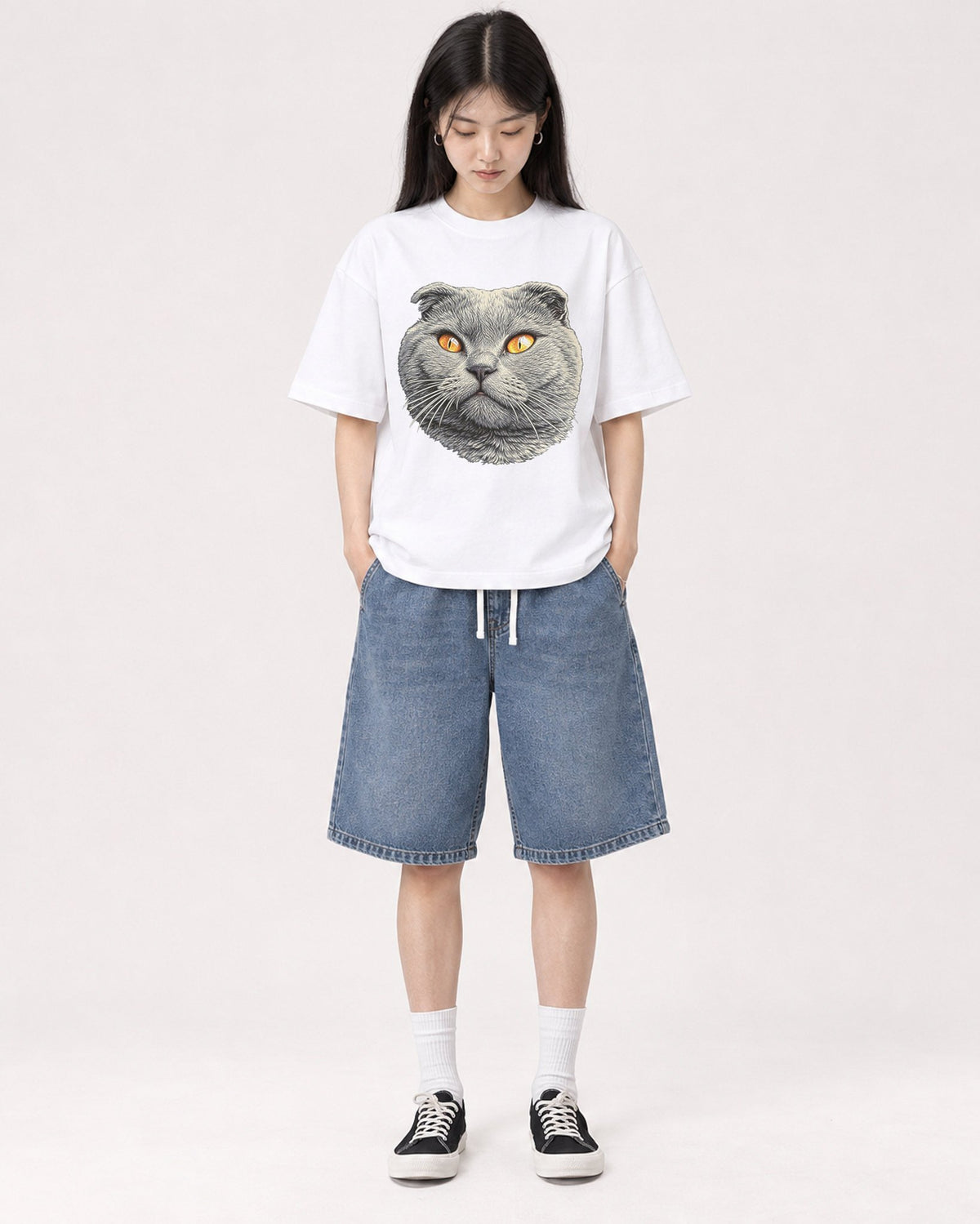 Mockup Boxy Heavyweight Tee White female full-body 01