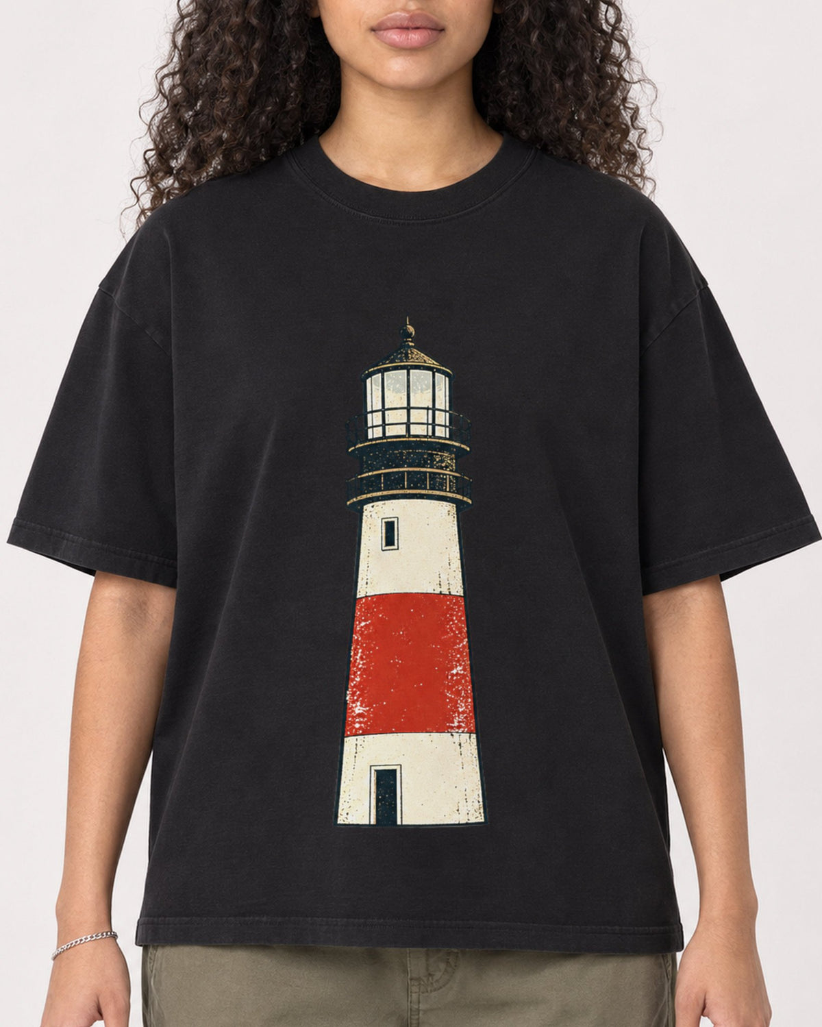 Mockup Boxy Heavyweight Tee Black female close-up 10