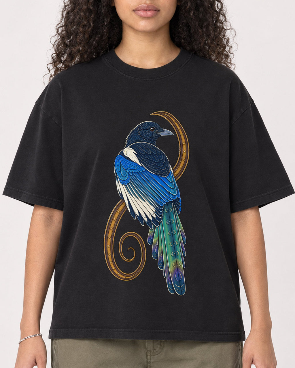 Mockup Boxy Heavyweight Tee Black female close-up 10