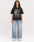 Mockup Boxy Heavyweight Tee Black female full-body 07