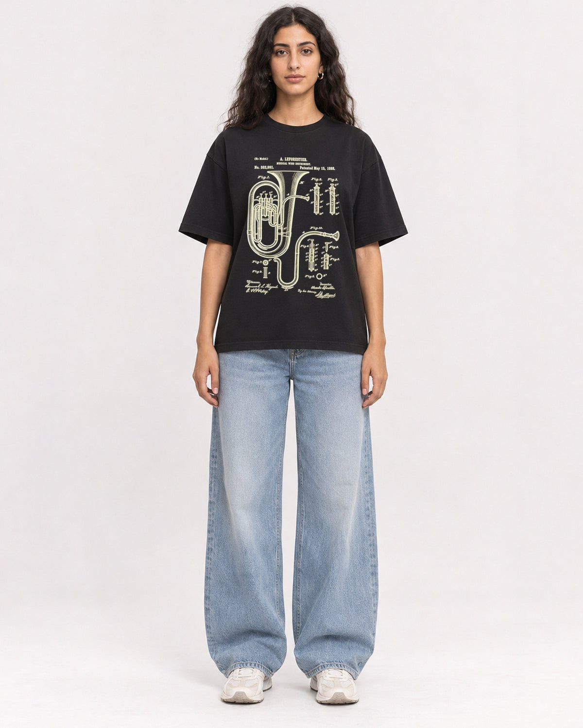 Mockup Boxy Heavyweight Tee Black female full-body 07