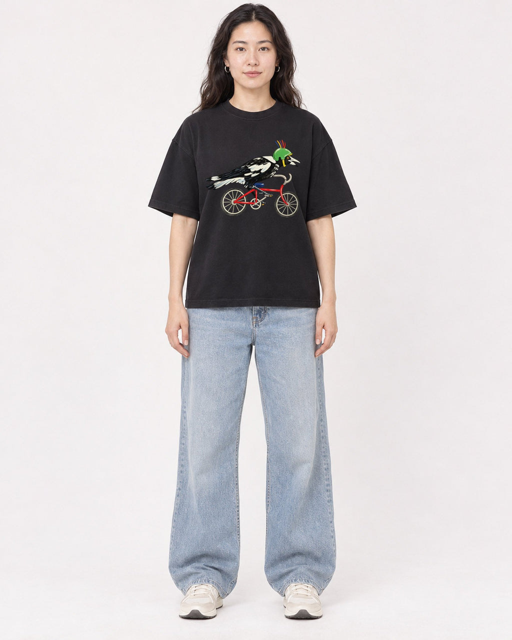 Mockup Boxy Heavyweight Tee Black female full-body 03