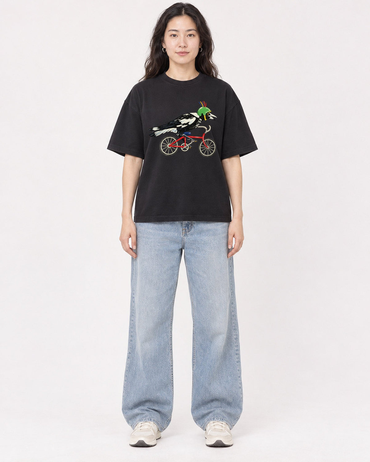 Mockup Boxy Heavyweight Tee Black female full-body 03