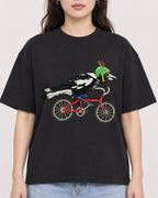 Mockup Boxy Heavyweight Tee Black female close-up 03