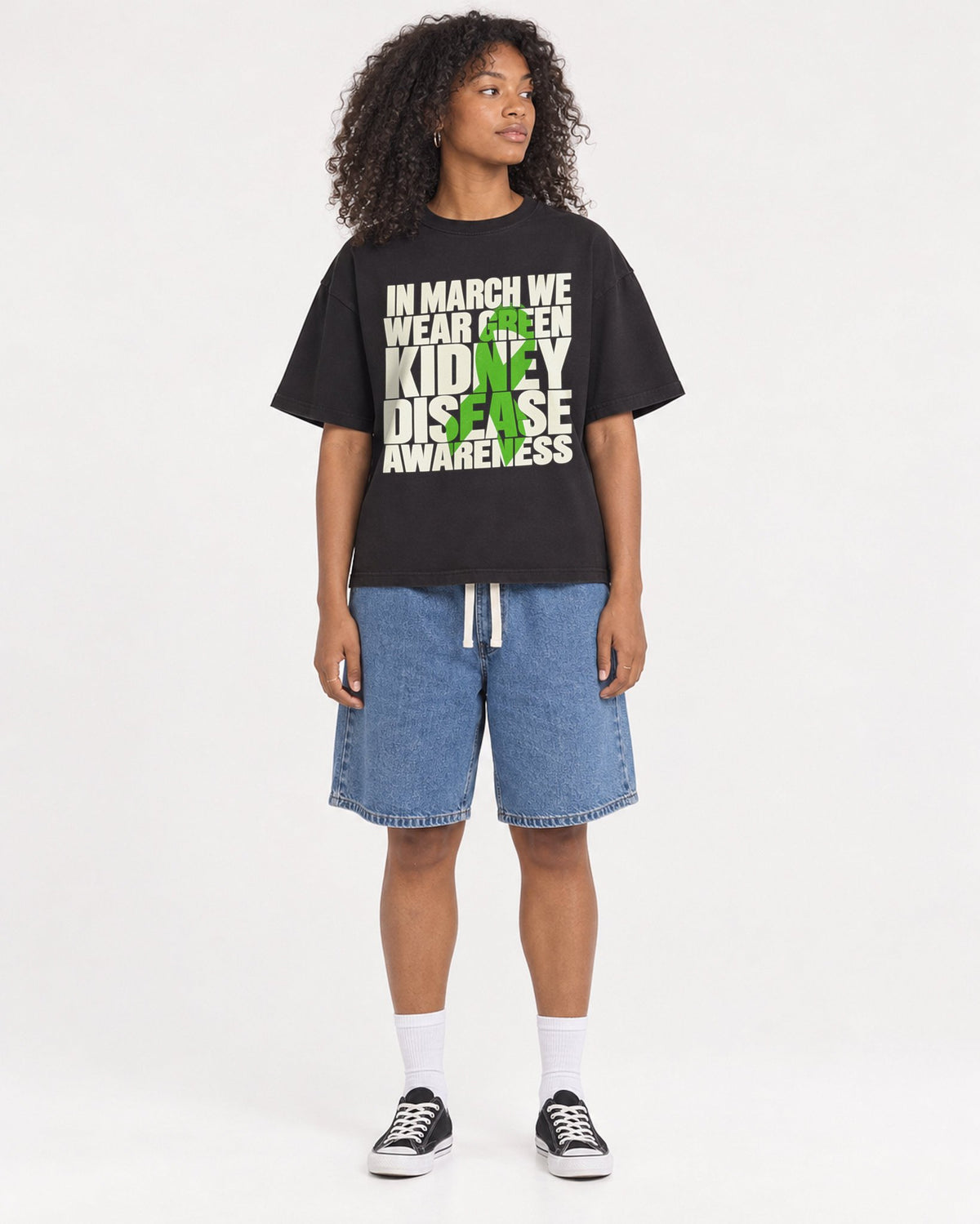 Mockup Boxy Heavyweight Tee Black female full-body 05