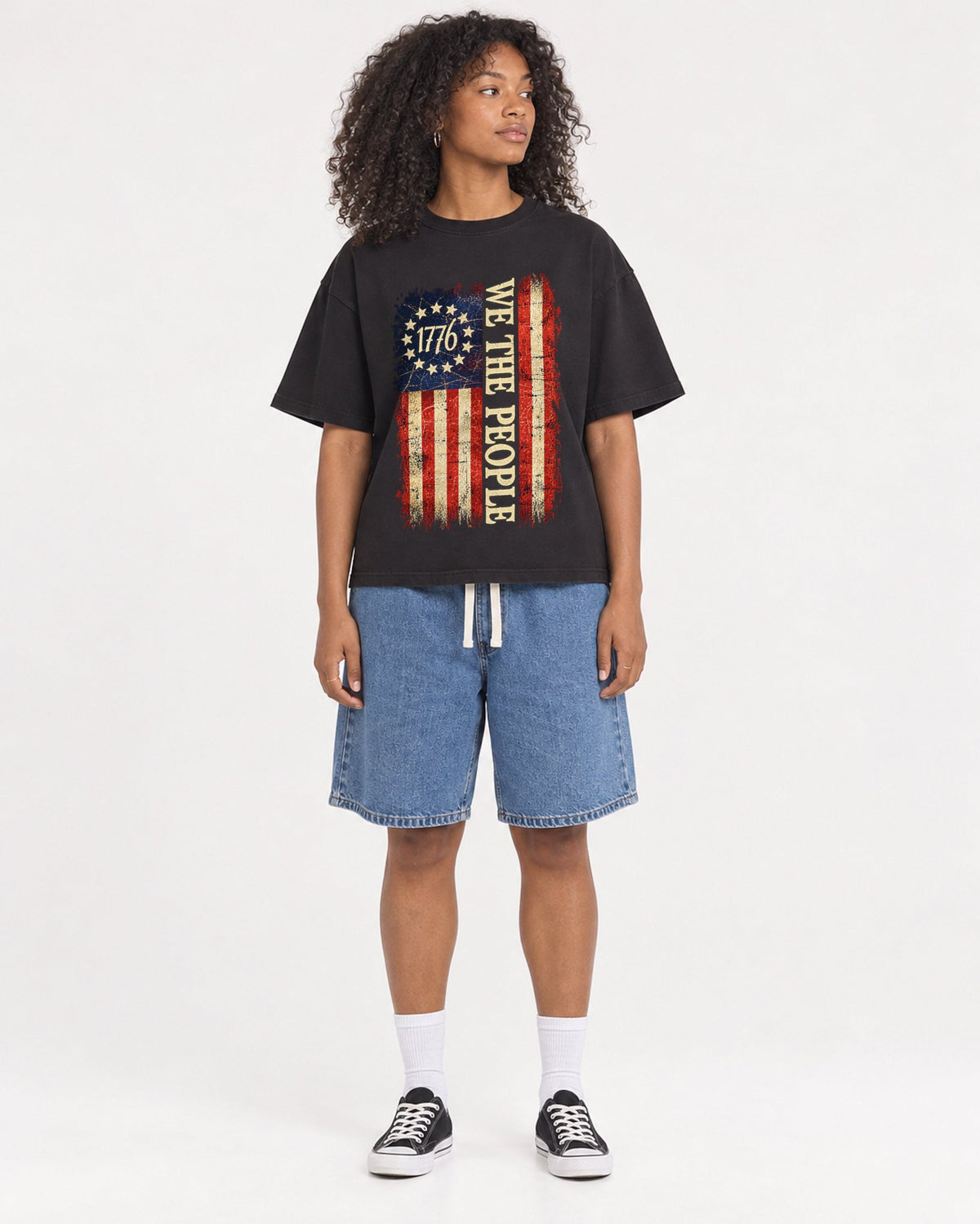 Mockup Boxy Heavyweight Tee Black female full-body 05