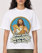 Mockup Boxy Heavyweight Tee White female close-up 07