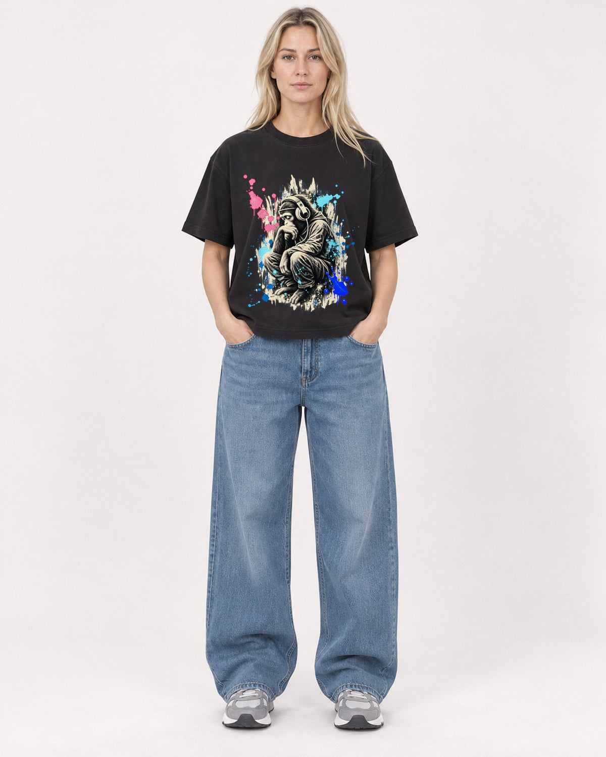 Mockup Boxy Heavyweight Tee Black female full-body 08