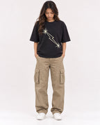 Mockup Boxy Heavyweight Tee Black female full-body 02