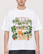 Mockup Boxy Heavyweight Tee White male close-up 01