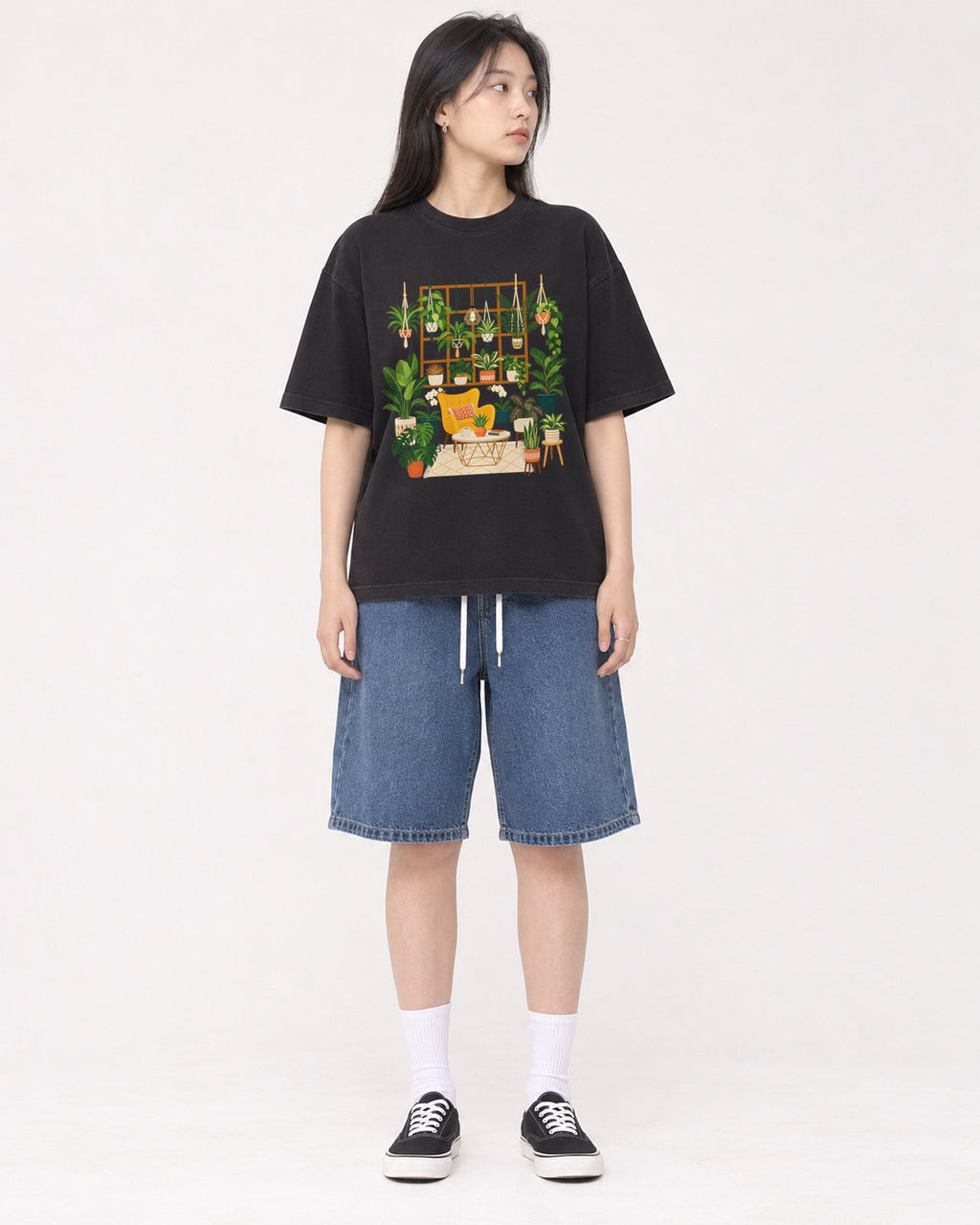 Mockup Boxy Heavyweight Tee Black female full-body 01