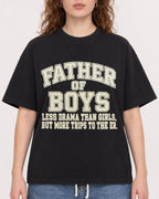 Mockup Boxy Heavyweight Tee Black female close-up 09