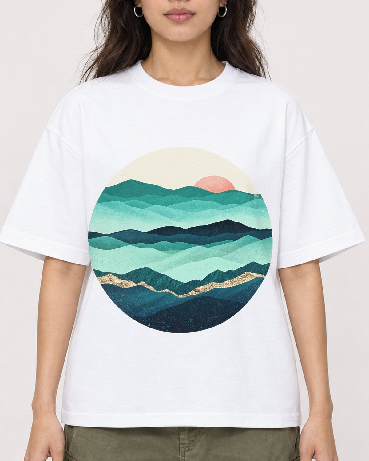 Mockup Boxy Heavyweight Tee White female close-up 02