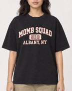 Mockup Boxy Heavyweight Tee Black female close-up 02