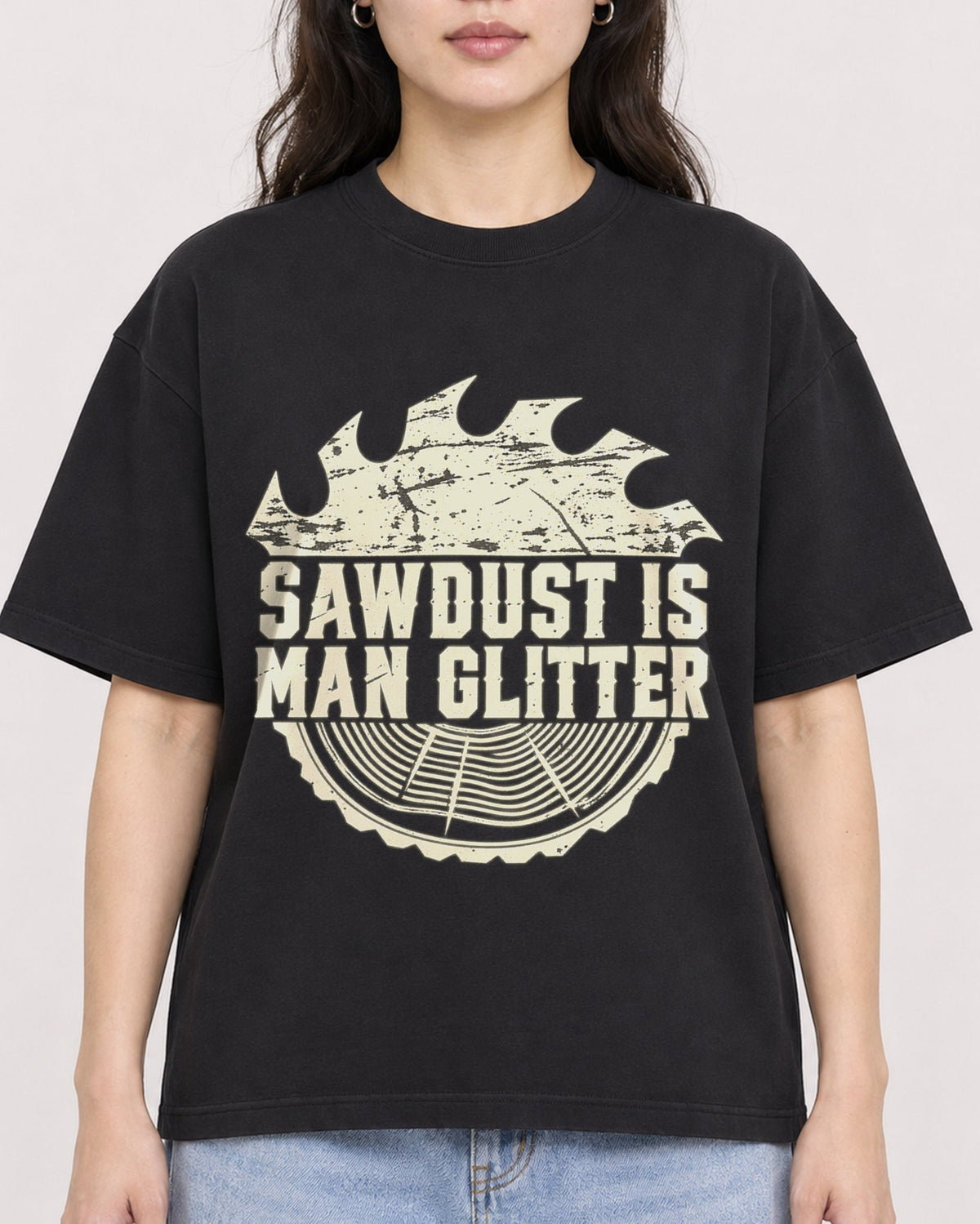 Mockup Boxy Heavyweight Tee Black female close-up 03