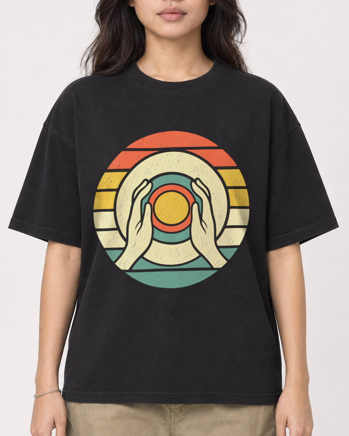 Mockup Boxy Heavyweight Tee Black female close-up 02