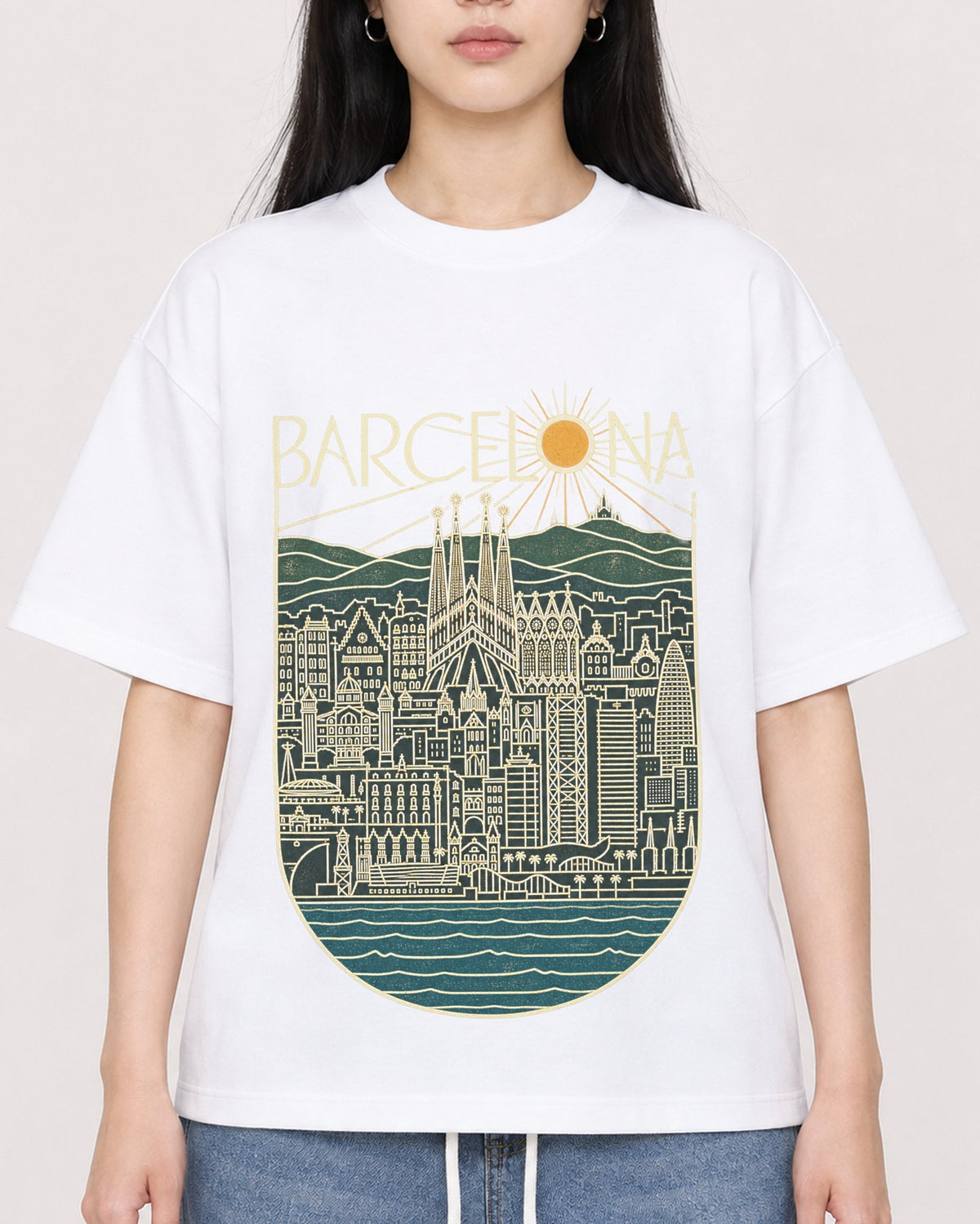 Mockup Boxy Heavyweight Tee White female close-up 01