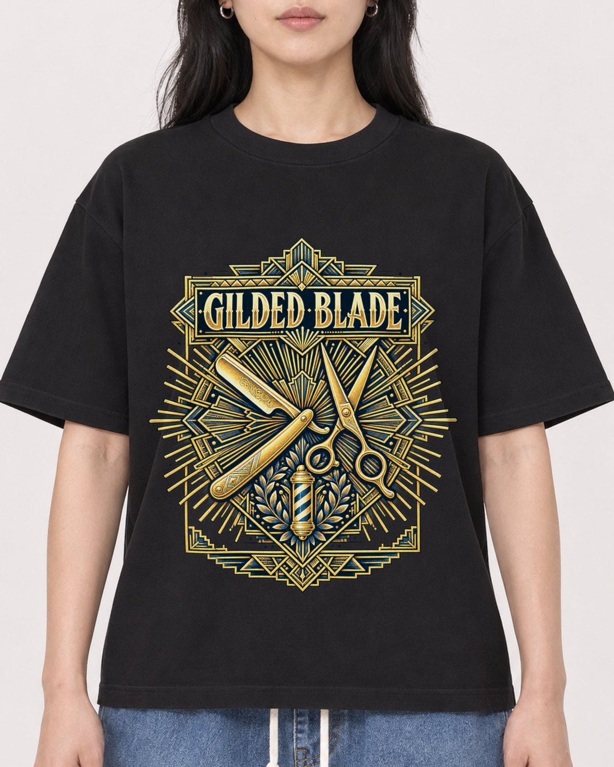 Mockup Boxy Heavyweight Tee Black female close-up 13