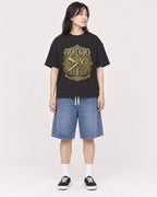 Mockup Boxy Heavyweight Tee Black female full-body 13