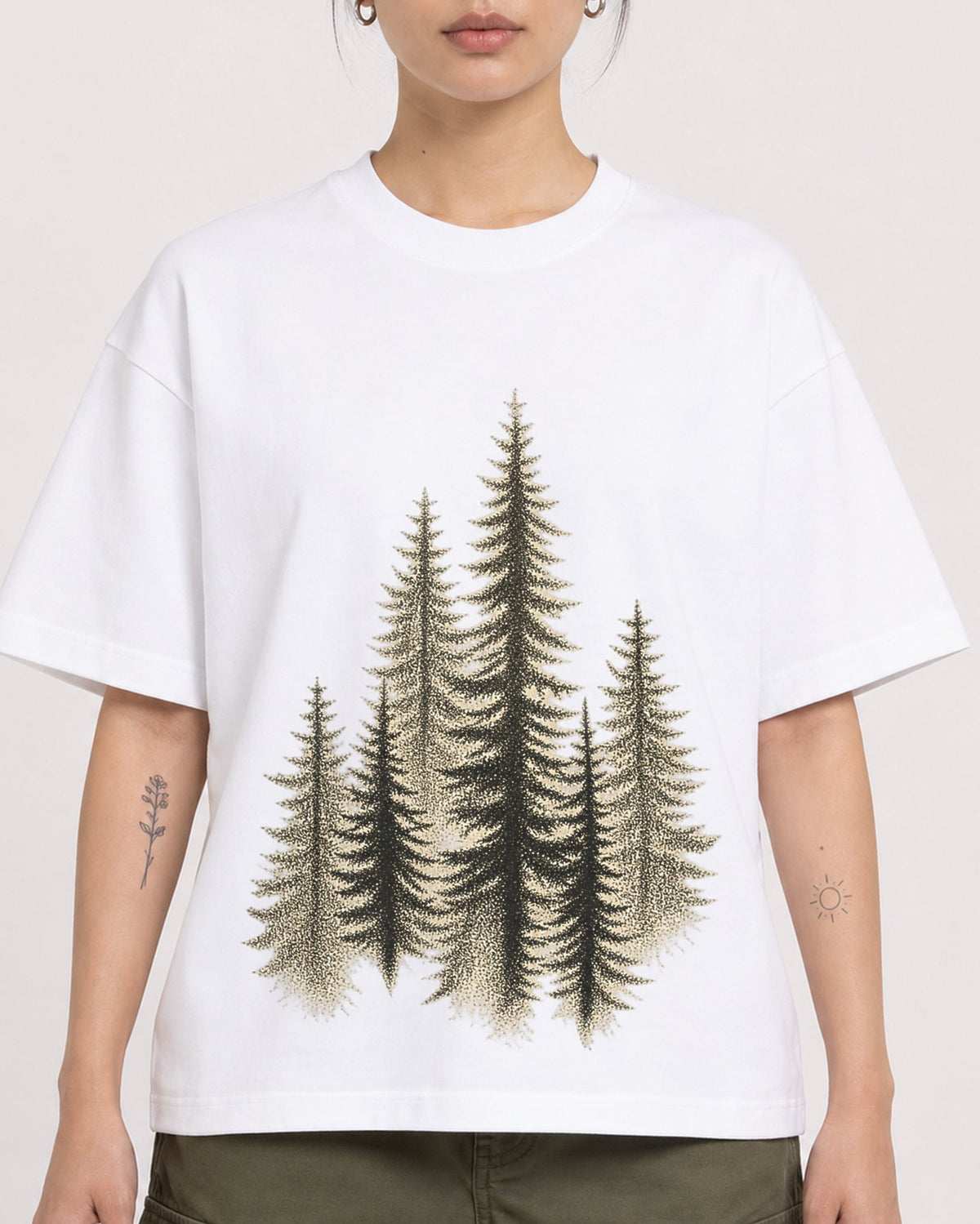 Mockup Boxy Heavyweight Tee White female close-up 12