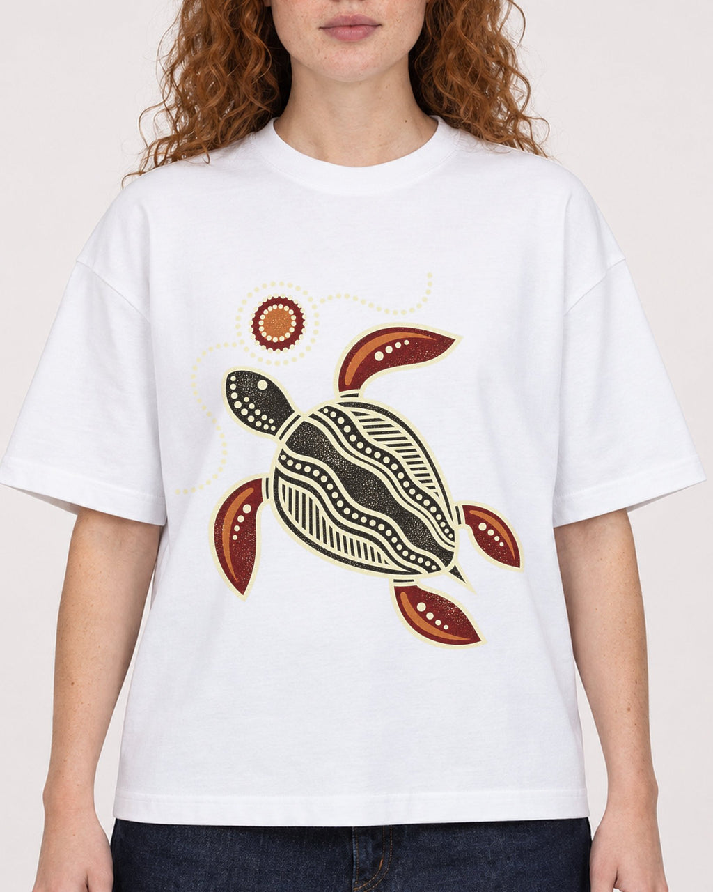 Mockup Boxy Heavyweight Tee White female close-up 09