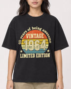 Mockup Boxy Heavyweight Tee Black female close-up 02