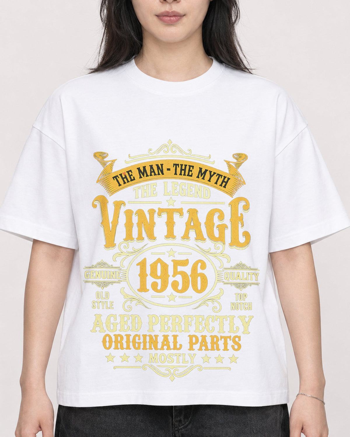 Mockup Boxy Heavyweight Tee White female close-up 13