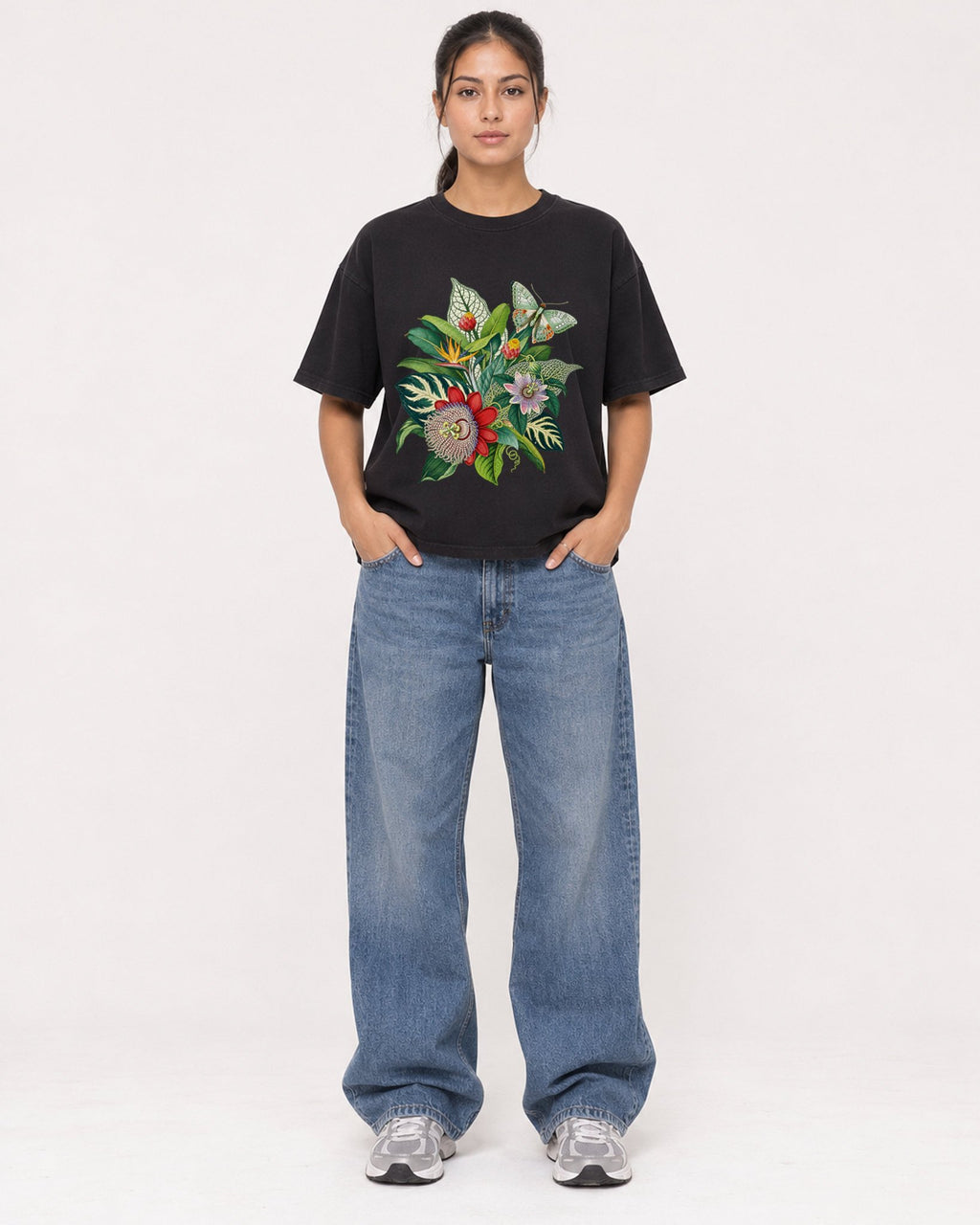Mockup Boxy Heavyweight Tee Black female full-body 16