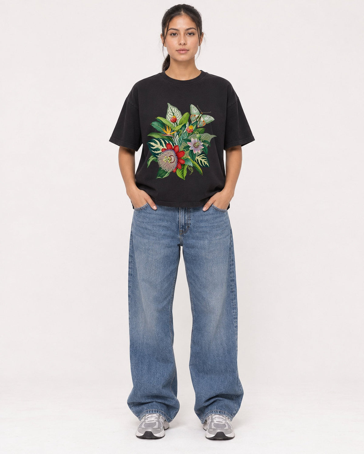 Mockup Boxy Heavyweight Tee Black female full-body 16
