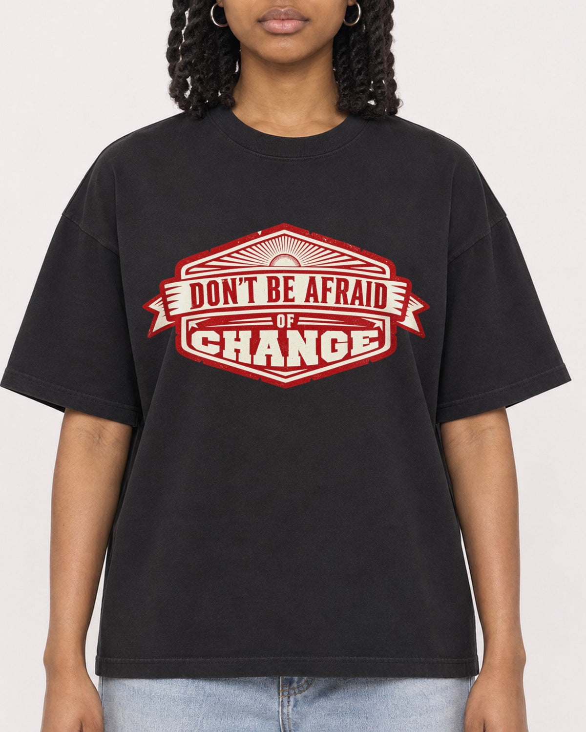 Mockup Boxy Heavyweight Tee Black female close-up 15