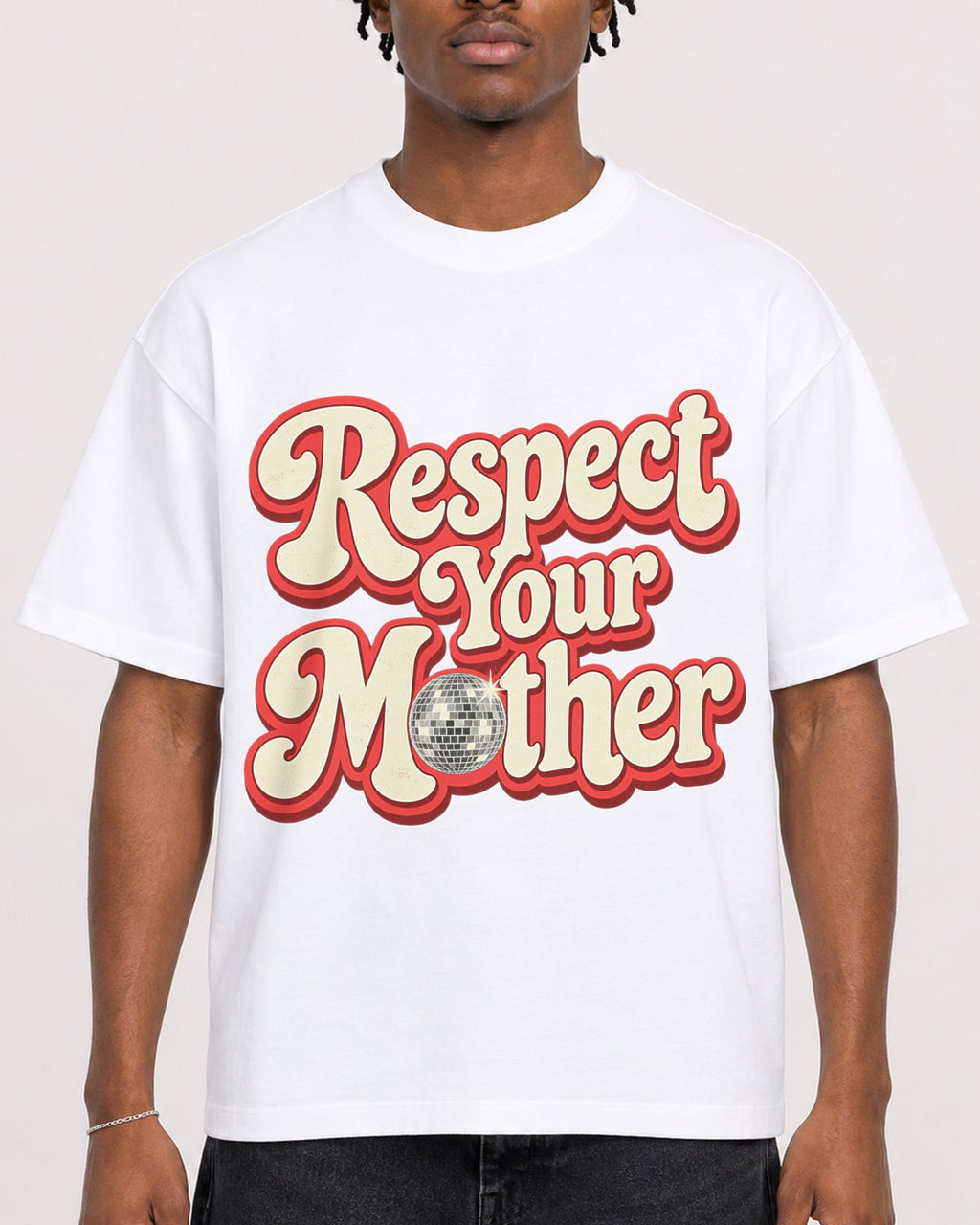 Mockup Boxy Heavyweight Tee White male close-up 05