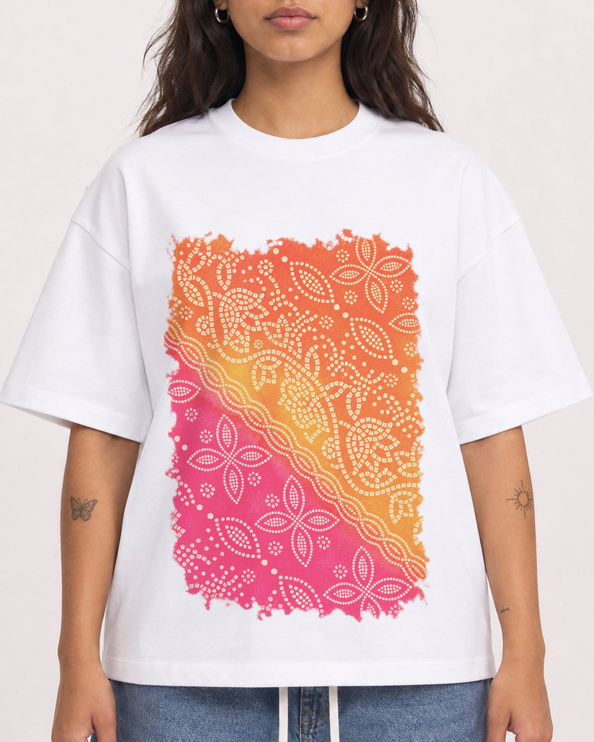 Mockup Boxy Heavyweight Tee White female close-up 06