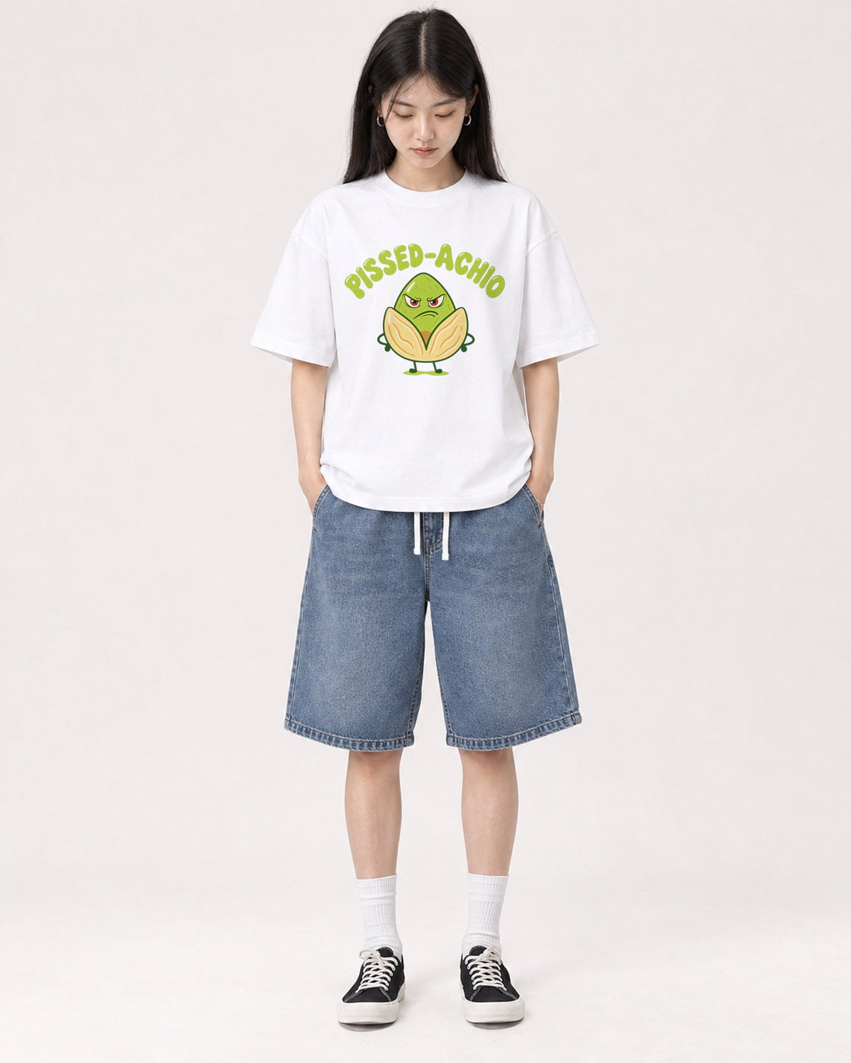 Mockup Boxy Heavyweight Tee White female full-body 01