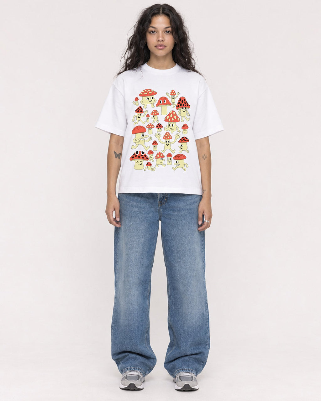 Mockup Boxy Heavyweight Tee White female full-body 30