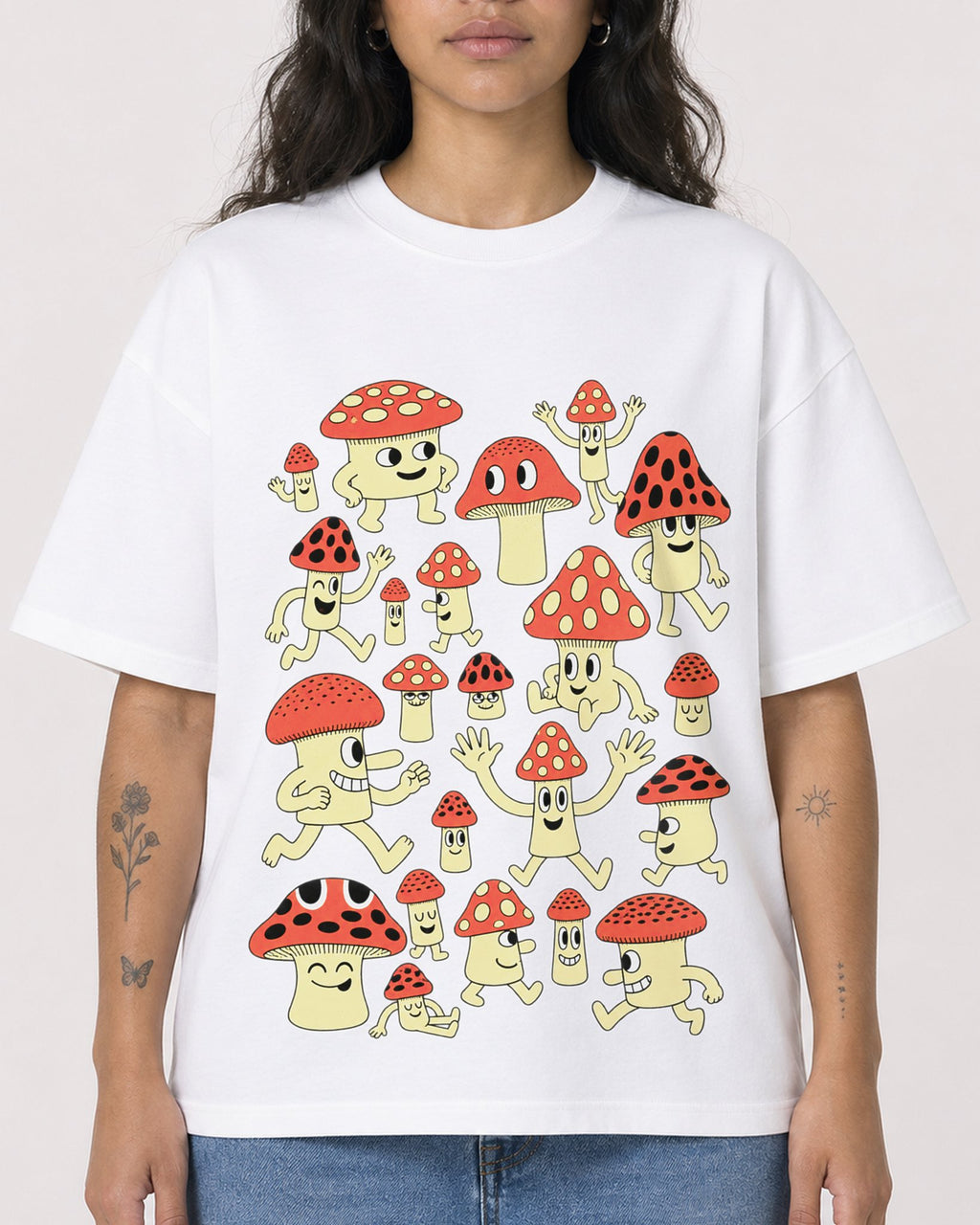 Mockup Boxy Heavyweight Tee White female close-up 30