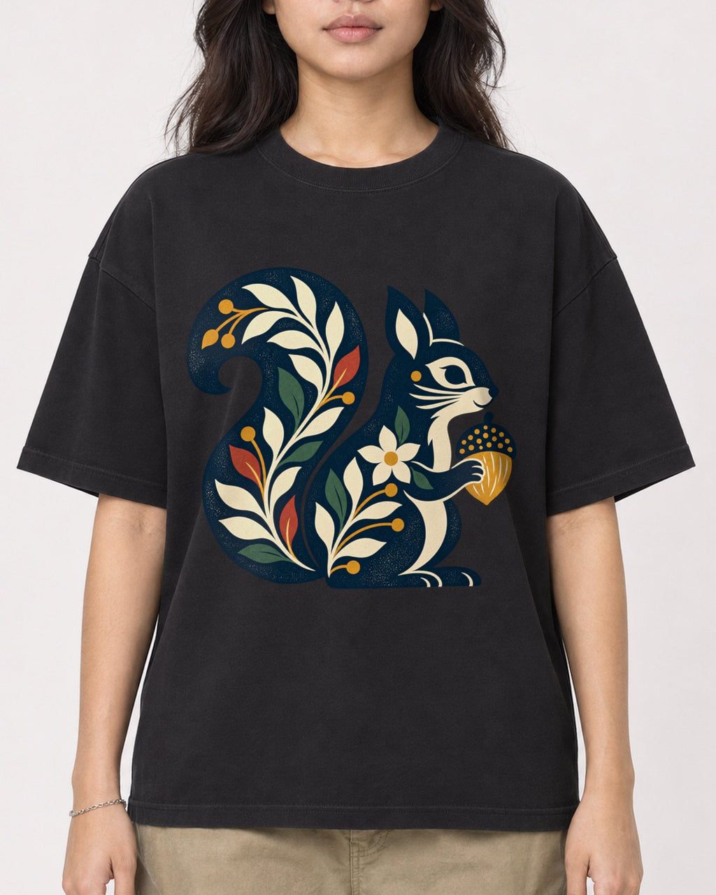Mockup Boxy Heavyweight Tee Black female close-up 02