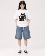 Mockup Boxy Heavyweight Tee White female full-body 01