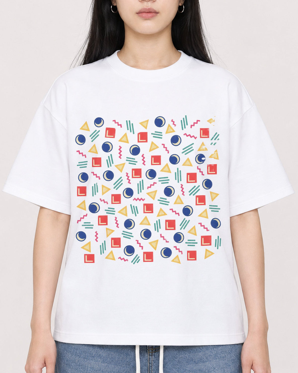 Mockup Boxy Heavyweight Tee White female close-up 01