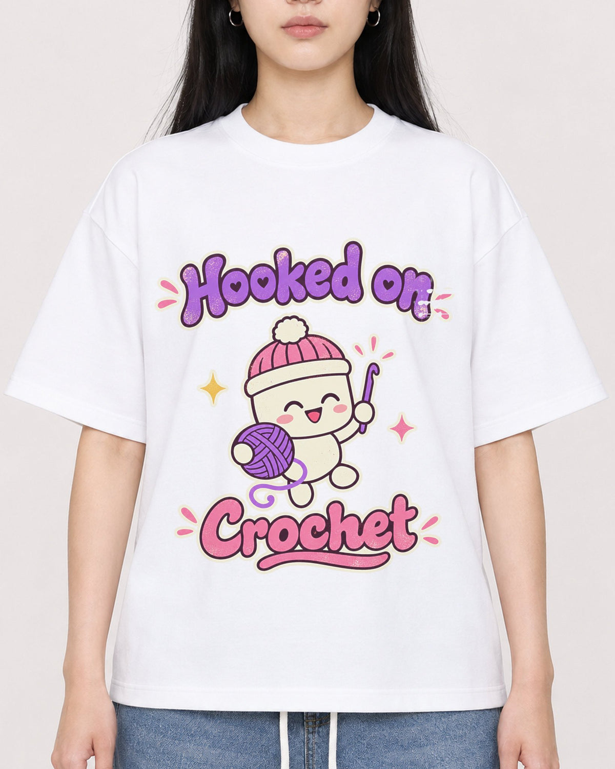 Mockup Boxy Heavyweight Tee White female close-up 01