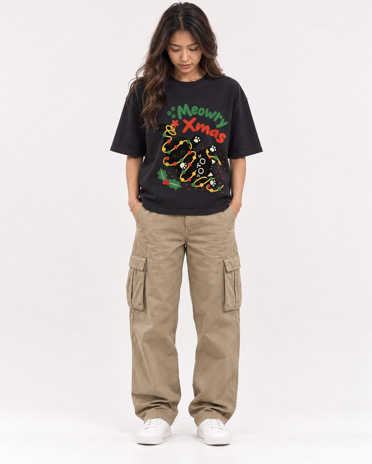 Mockup Boxy Heavyweight Tee Black female full-body 02
