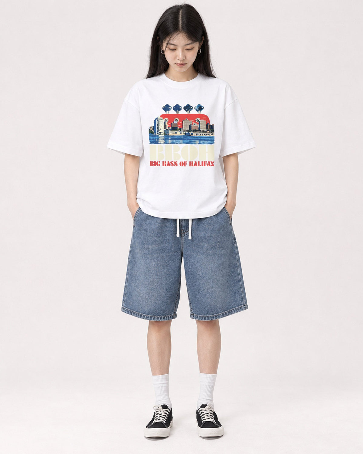 Mockup Boxy Heavyweight Tee White female full-body 01