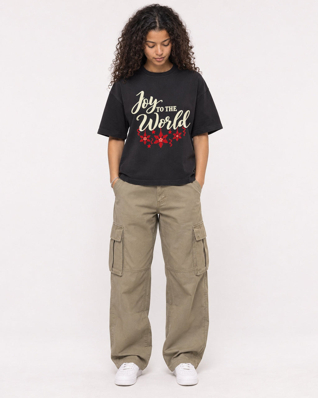 Mockup Boxy Heavyweight Tee Black female full-body 10