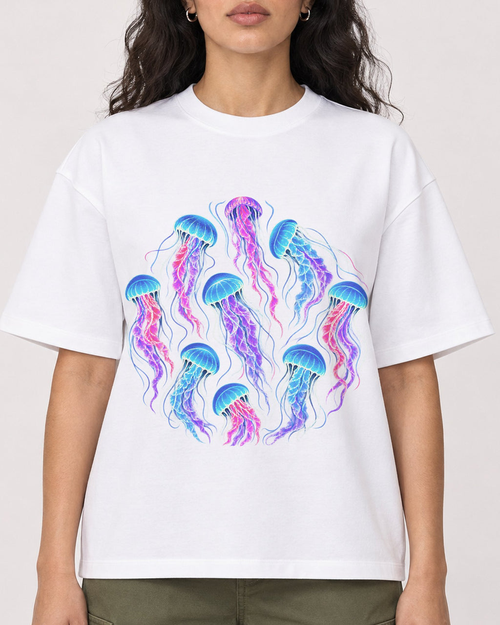 Mockup Boxy Heavyweight Tee White female close-up 07