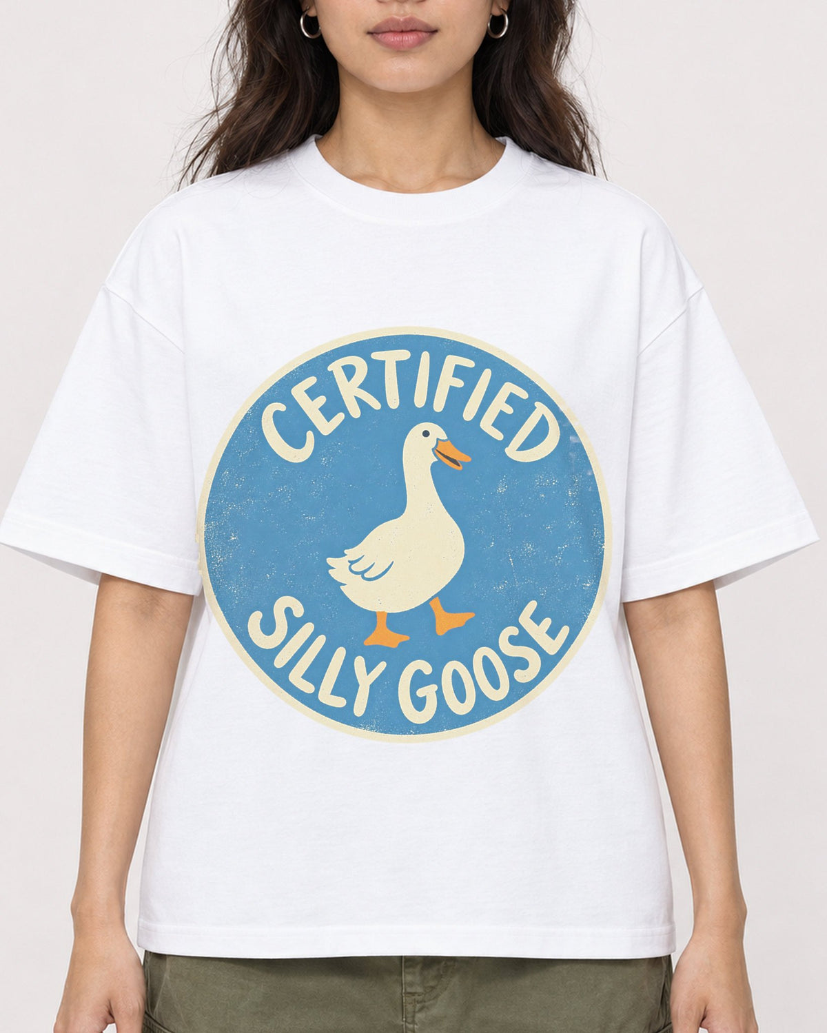 Mockup Boxy Heavyweight Tee White female close-up 02